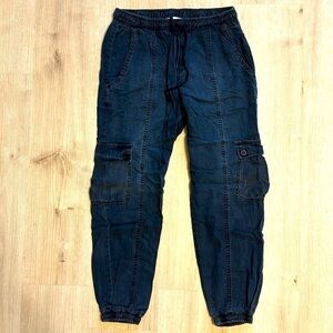 Bella Dahl Distressed Cargo Pants Navy size Small